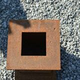 Cast iron base for medics or statue
