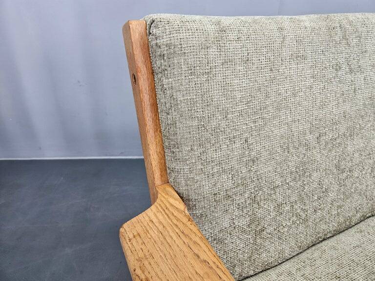 Canapé 3 places par Hans J. Wegner pour Getama, Danemark, années 1960