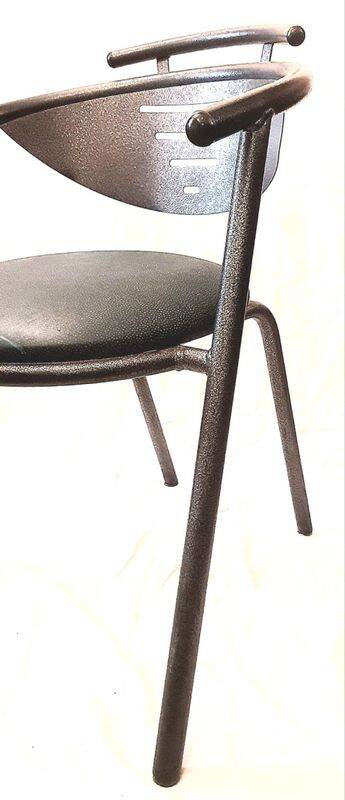 6 vintage design chairs from the 90s