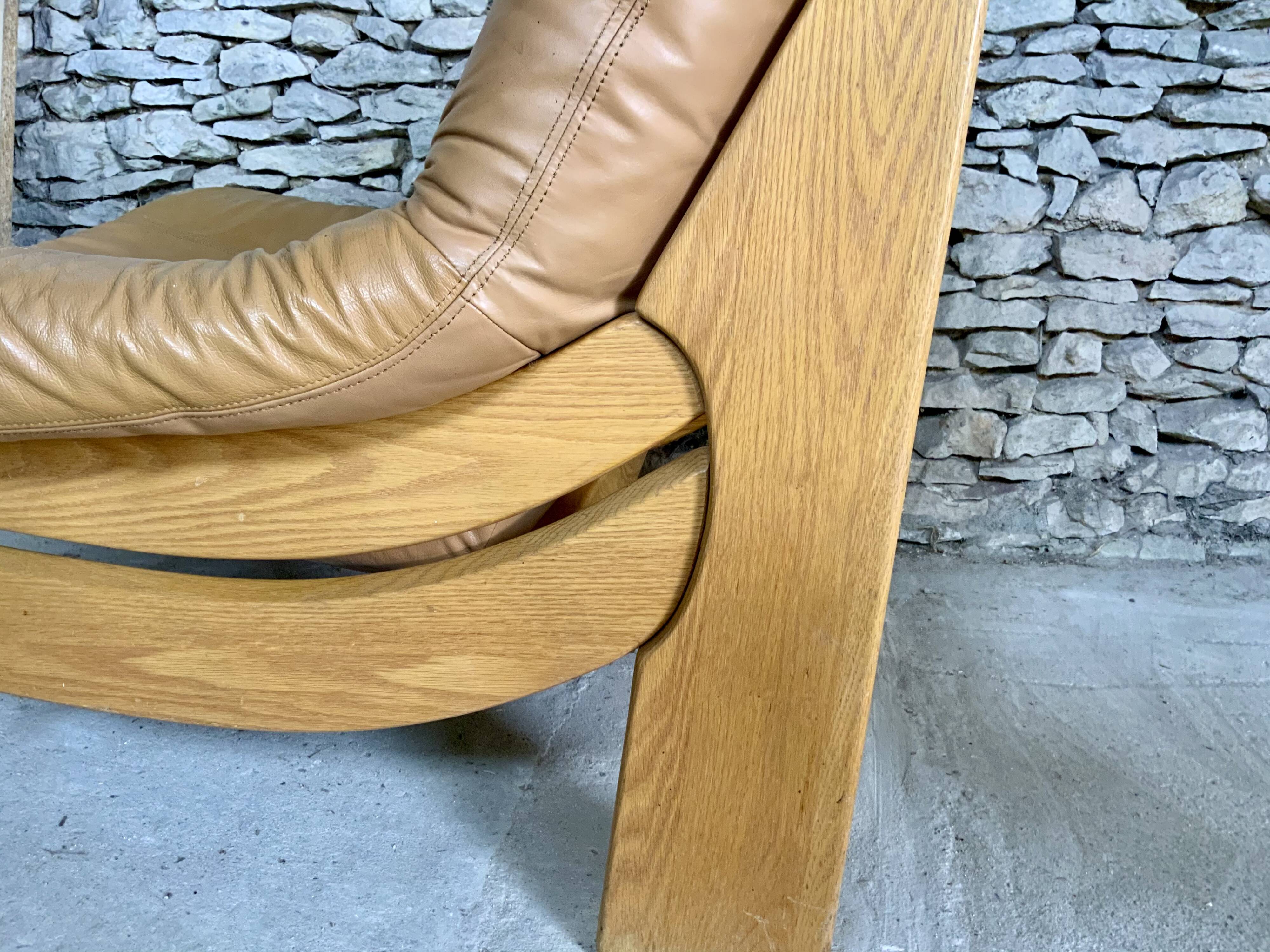 Leather and wood lounge of the Maison Regain 1950s/60s