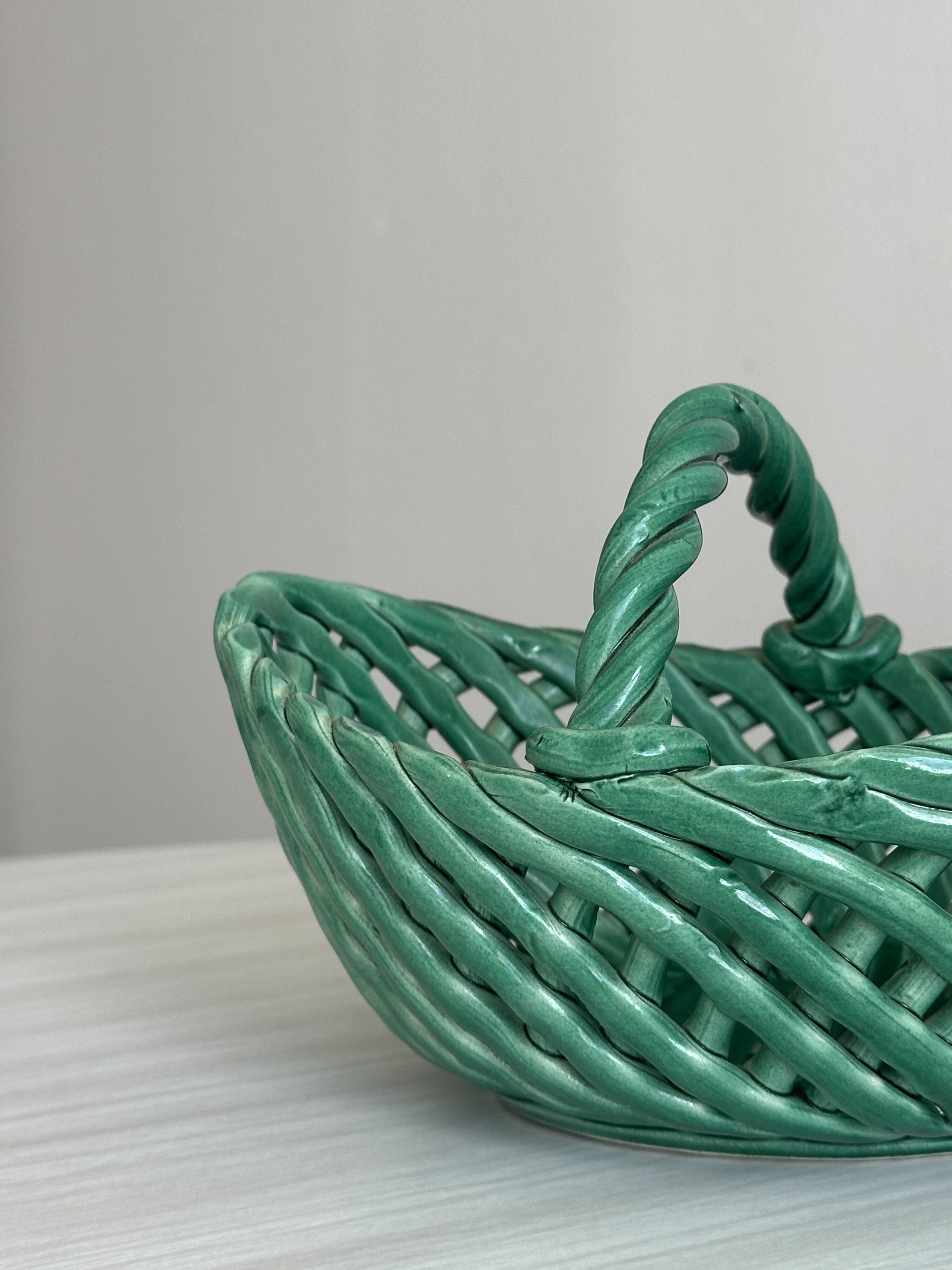 Panier en céramique verte