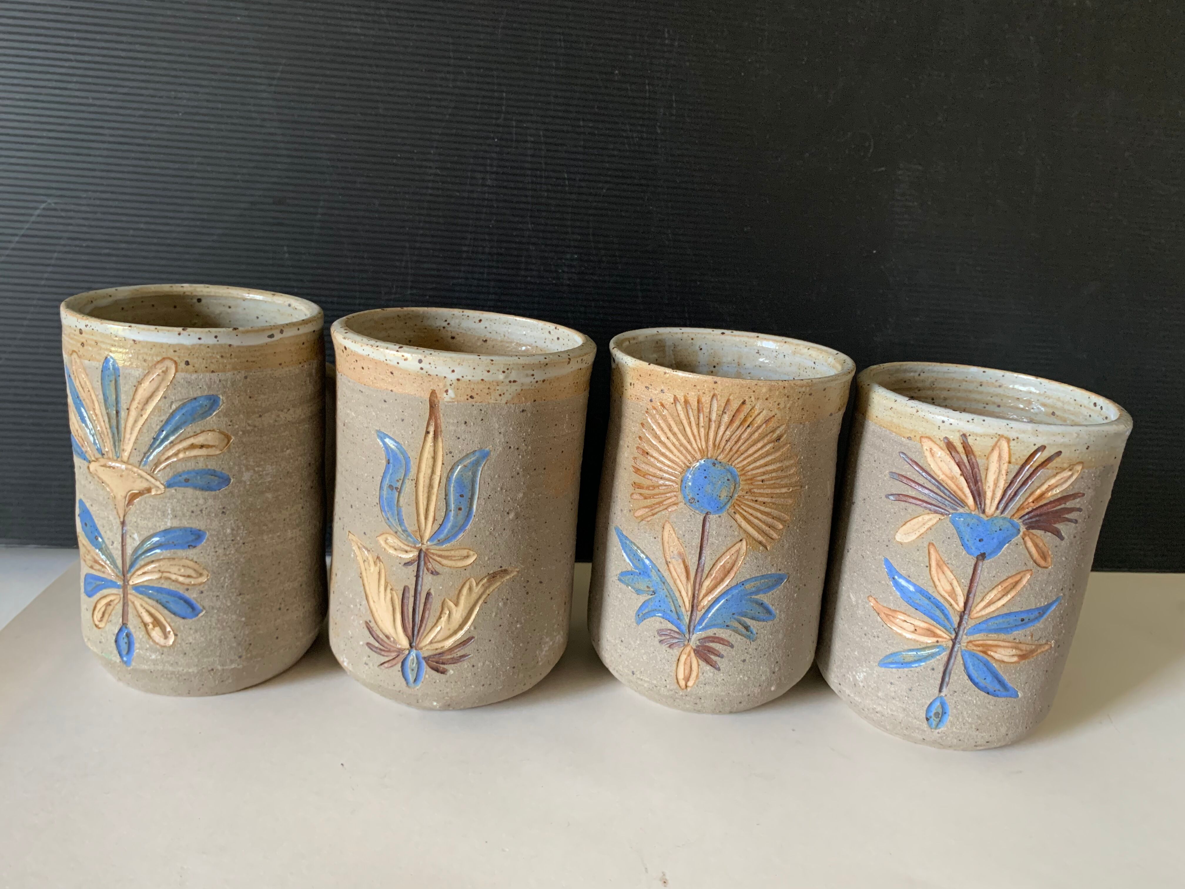 4 ceramic mugs