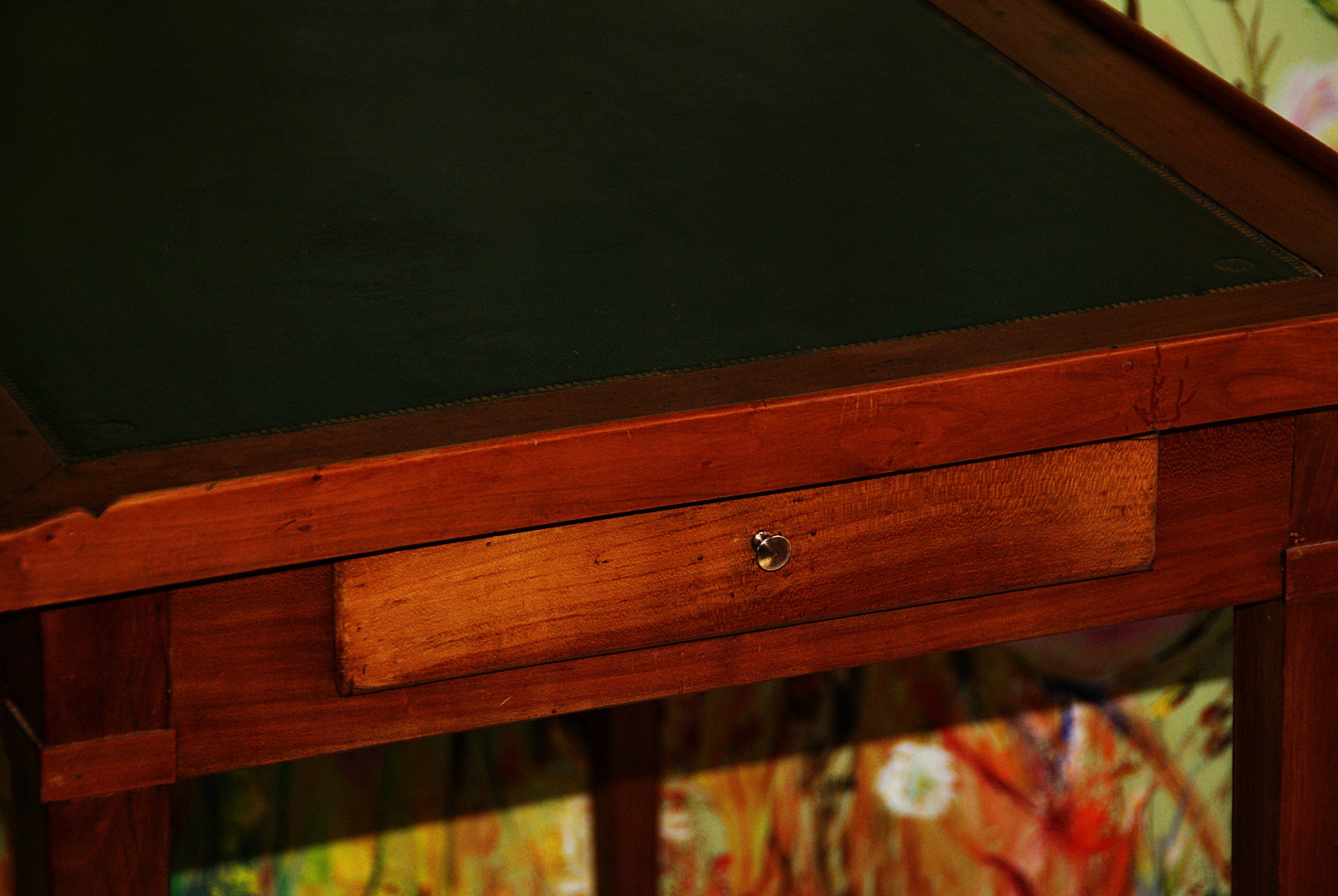Small writing table Louis XVI