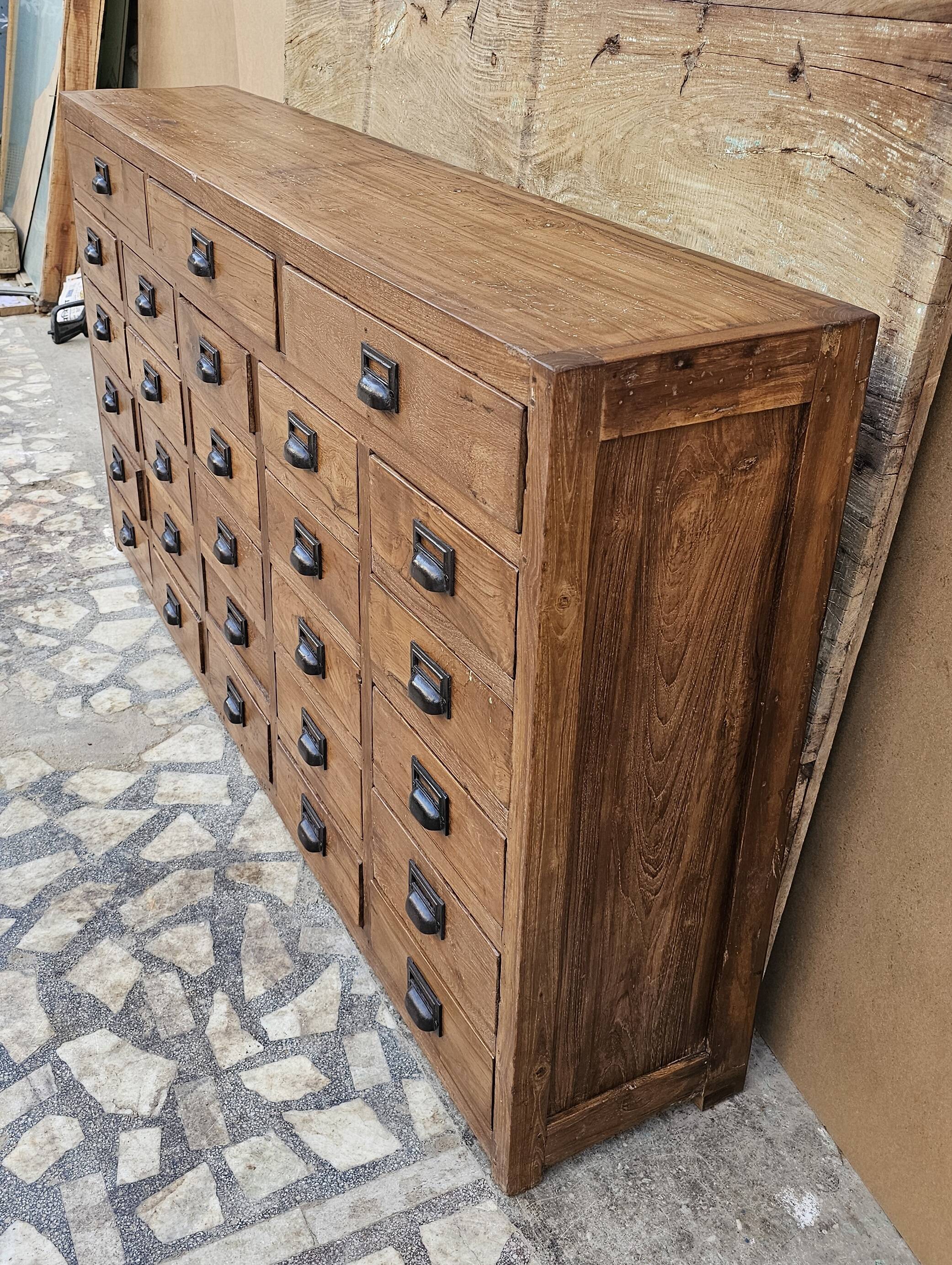Ancien meuble d'apothicaire 28 tiroirs en teck birman