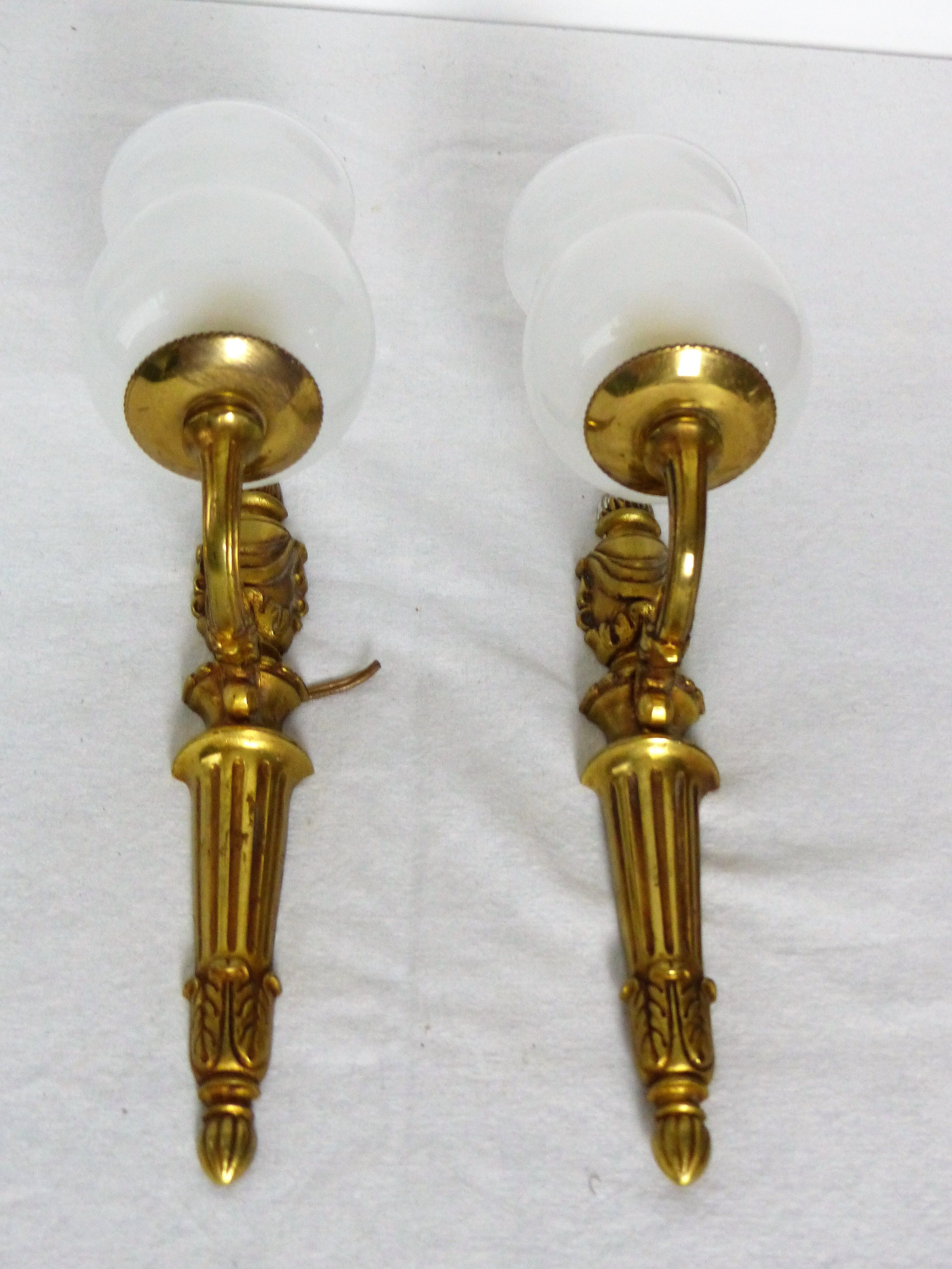 2 classic wall light