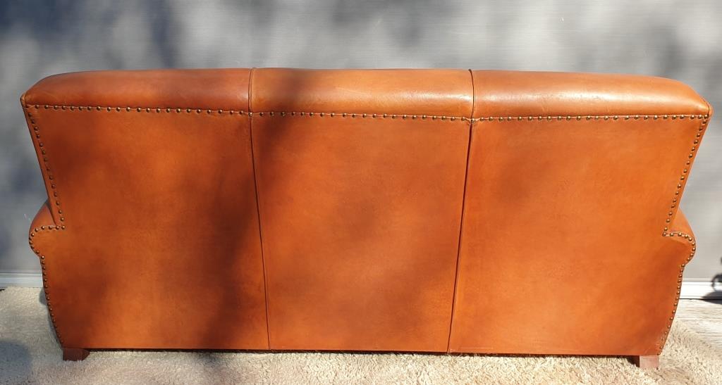 Sofa club leather 3 places buttoned back finish studded and velvet
