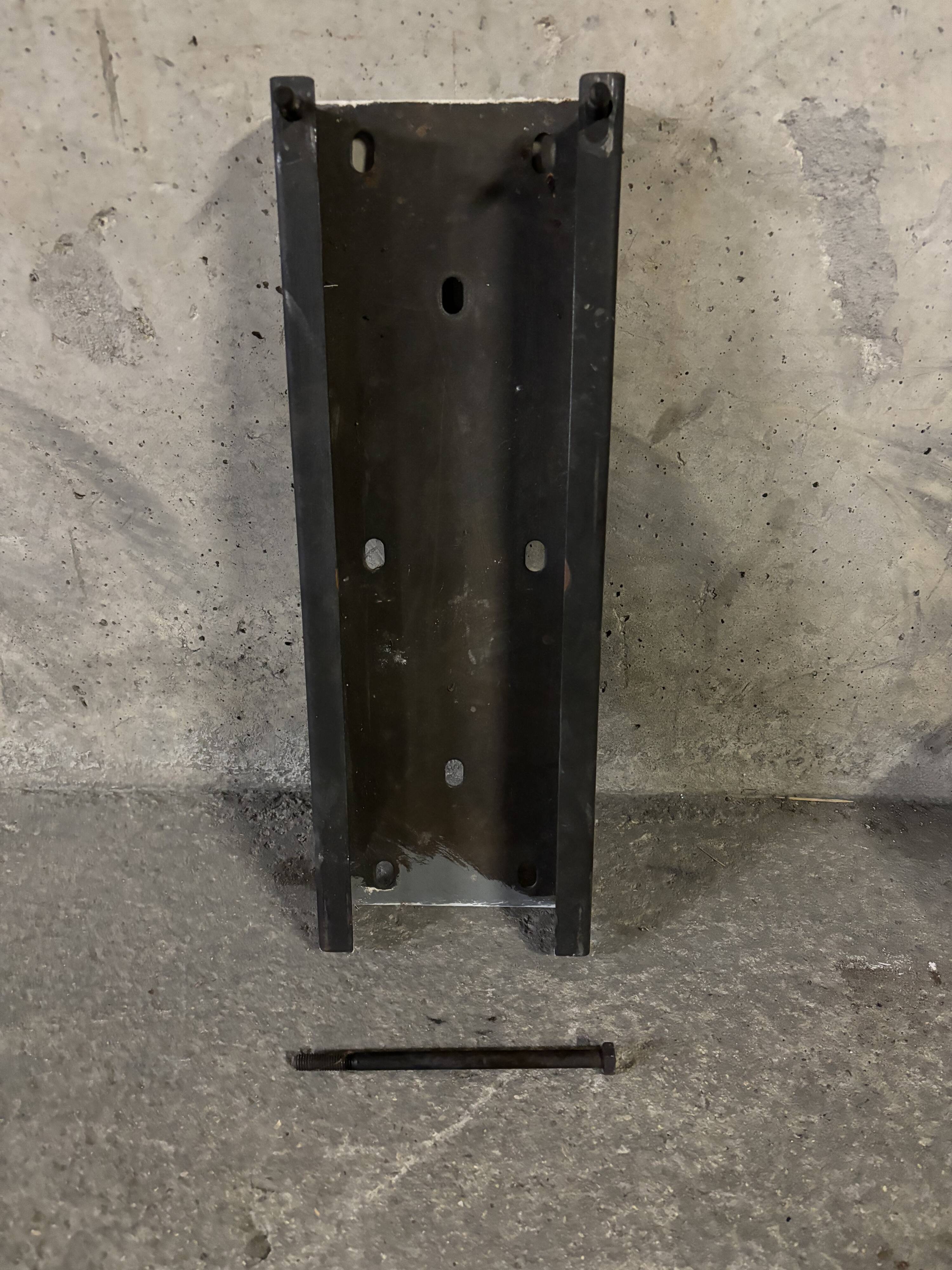 Don Bar 1970 hanging fireplace