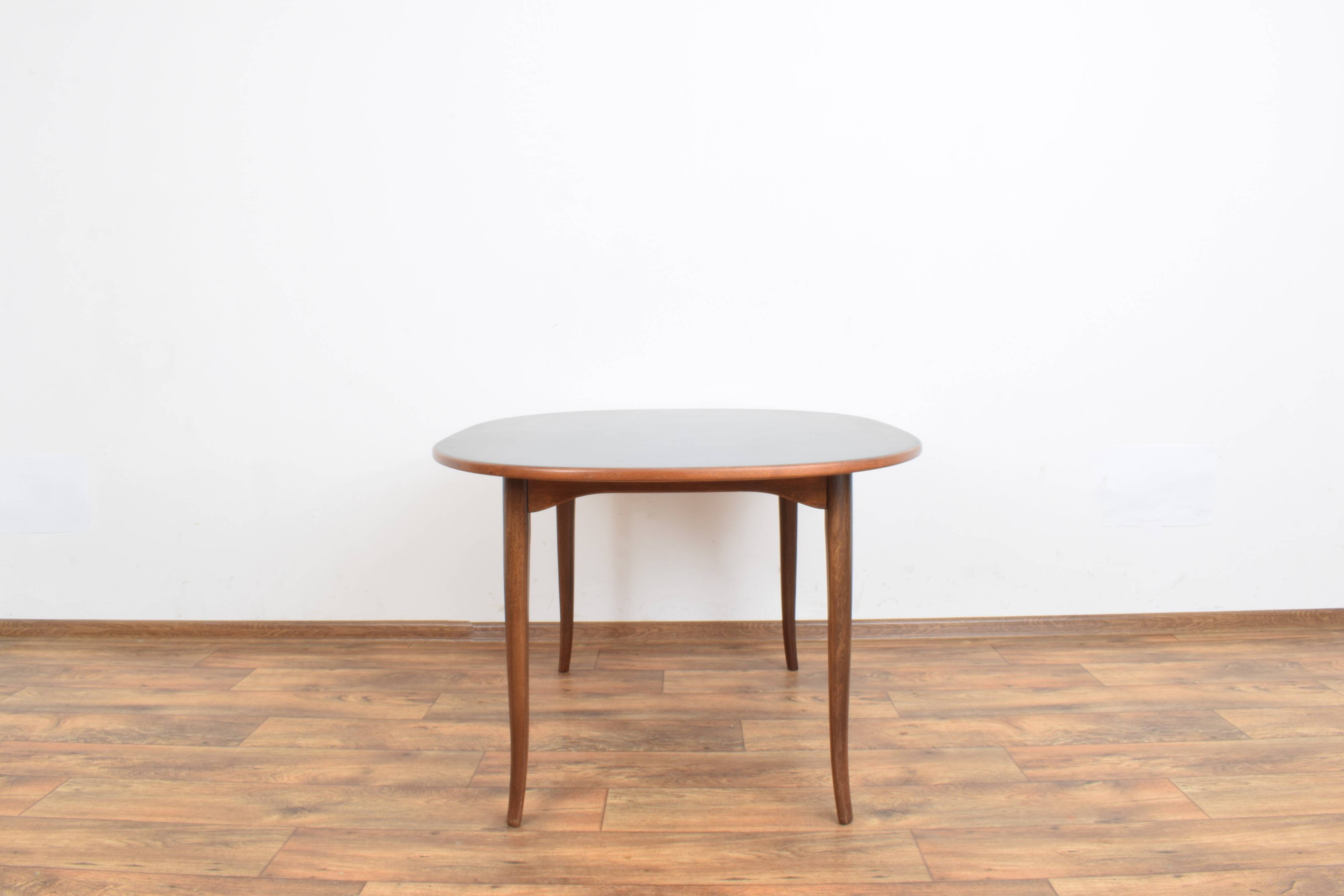 Mid-Century Swedish Teak Table Model „Ovalen” by Carlm Malmsten for Mobel Komponerad AV, 1950s.
