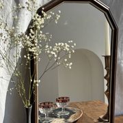 Petit miroir arrondi, cadre en bois, encadrement doré H49,5