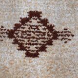 Vintage Moroccan carpet Berber rug style 2.3' x 4.7' (71cm x 145cm) 1970s, 1C758