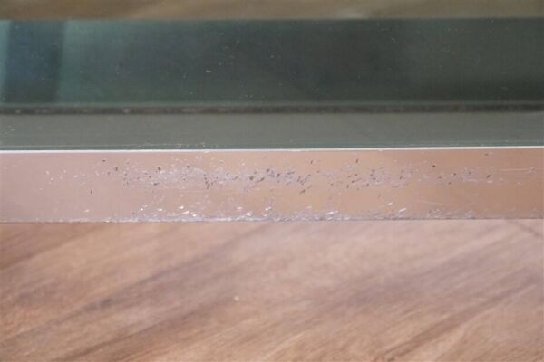 Table d'appoint en alu et verre 1970