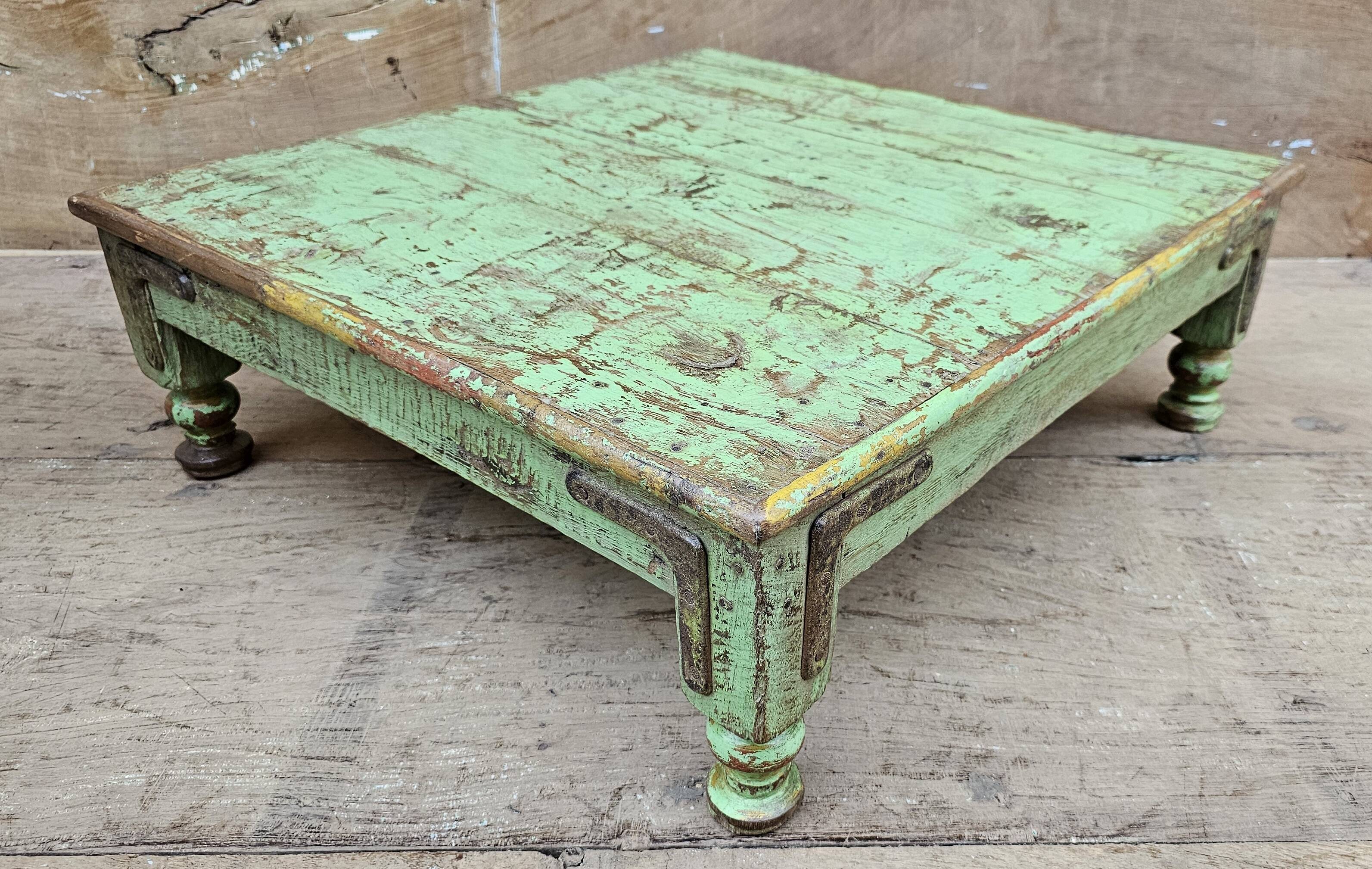 Ancienne table à thé en teck birman