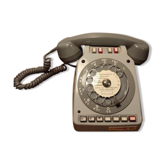 Dial telephone