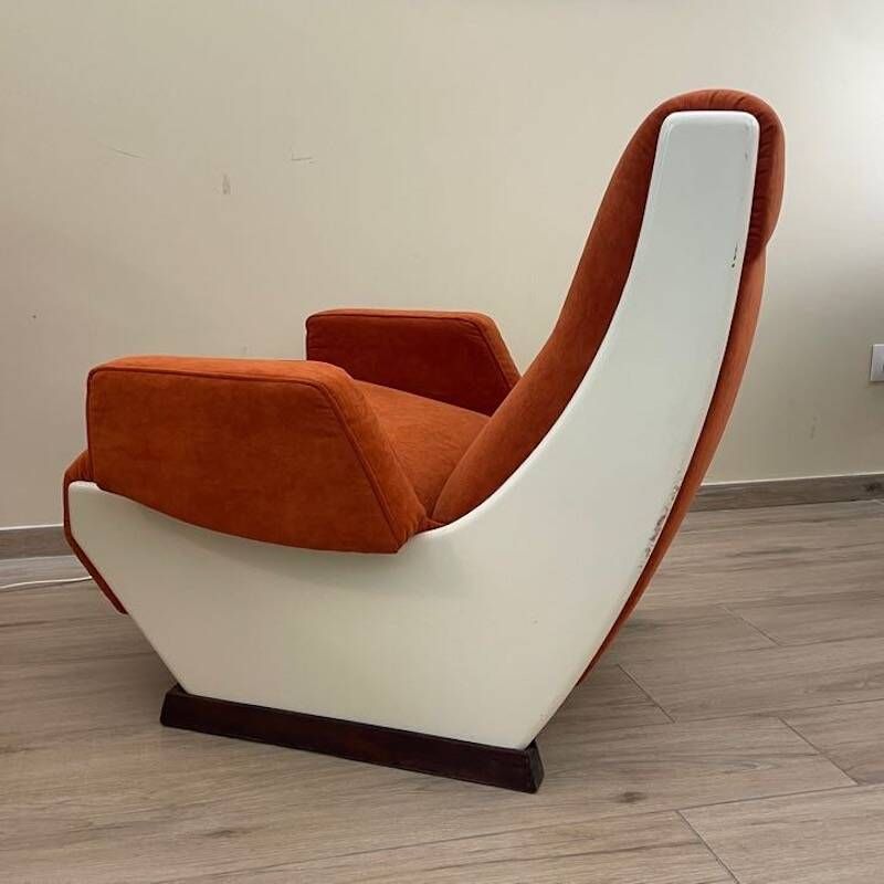 Italian lounge chair from the 1960s - 1970s.