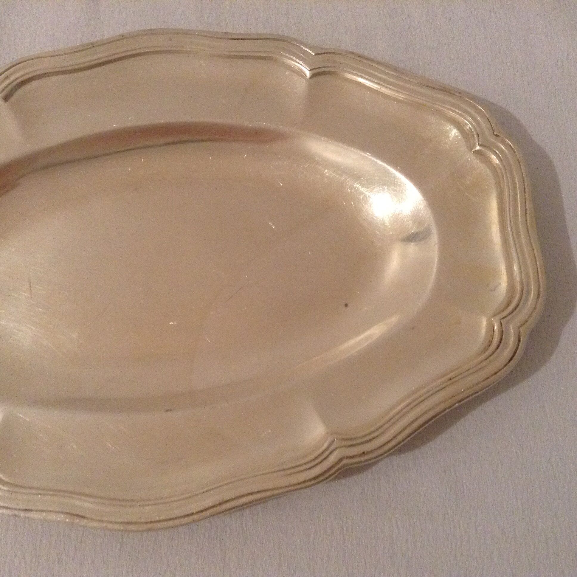 Plat ovale en métal argenté