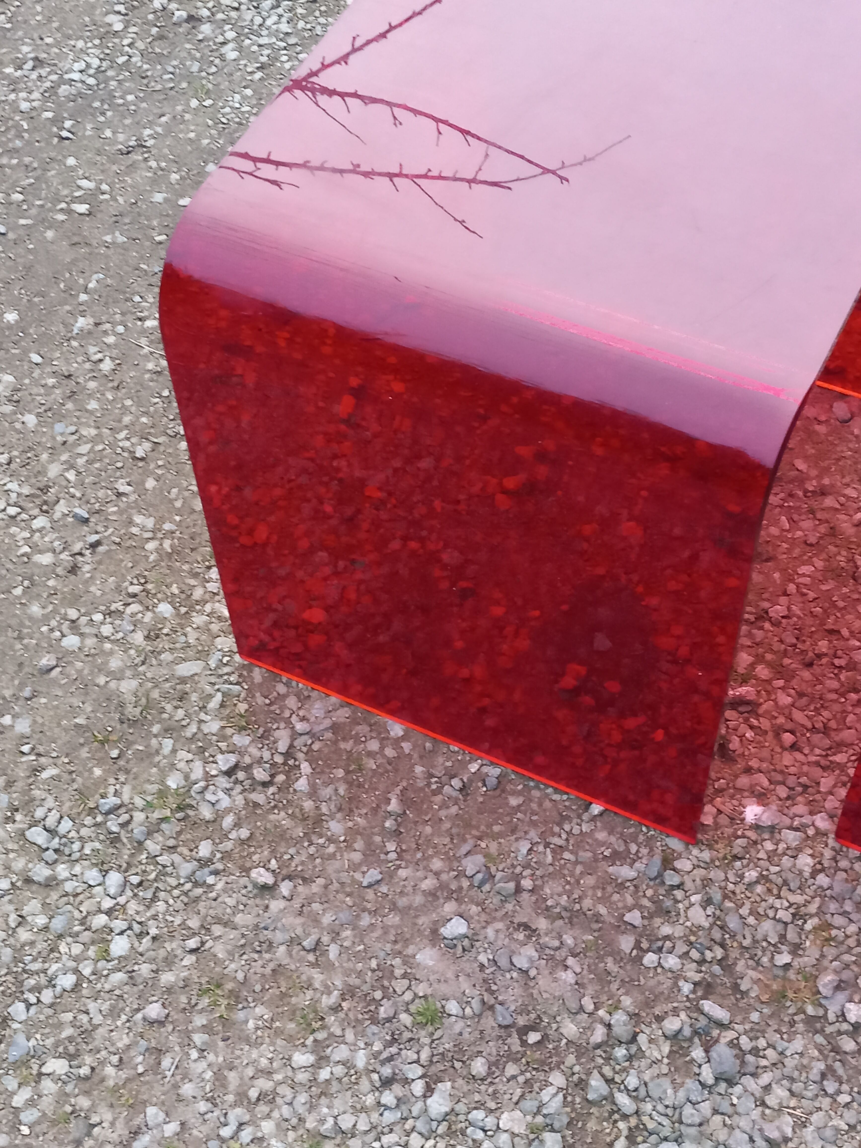 Set of 3 nesting tables in red plexiglass from the 70-80s