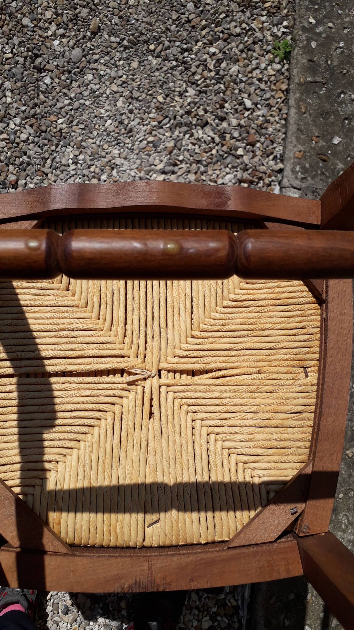 Chaises en bois et paille