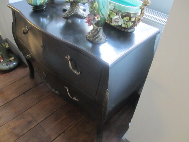 Black curved baroque chest of drawers Louis XV style