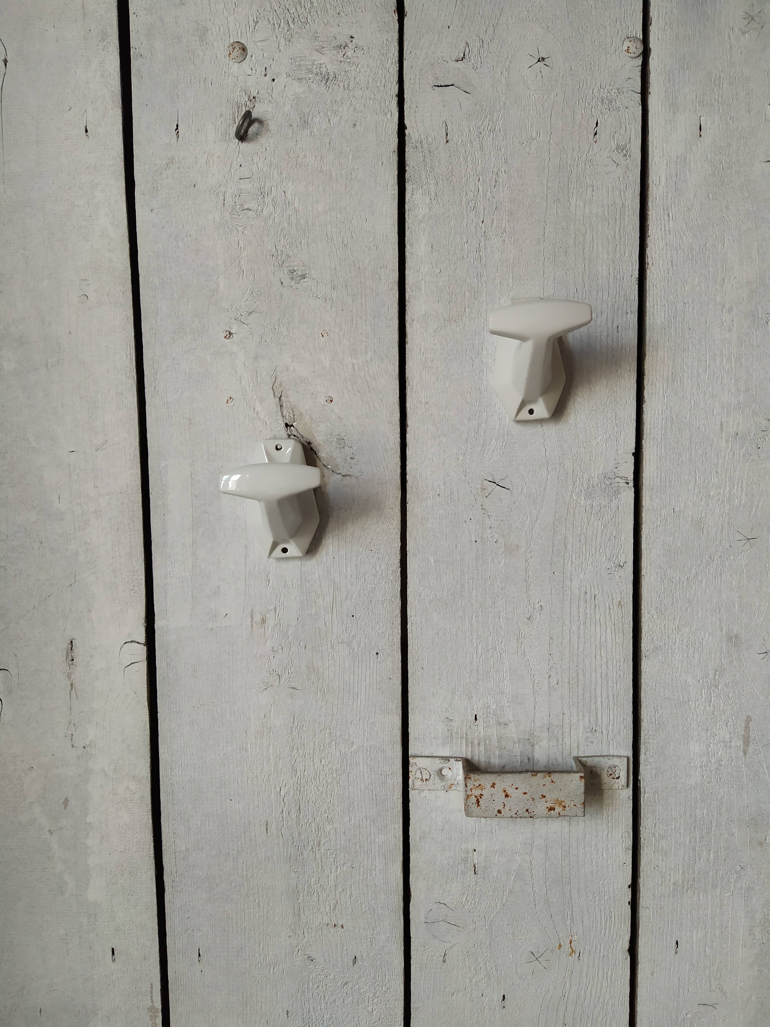 Patères en porcelaine