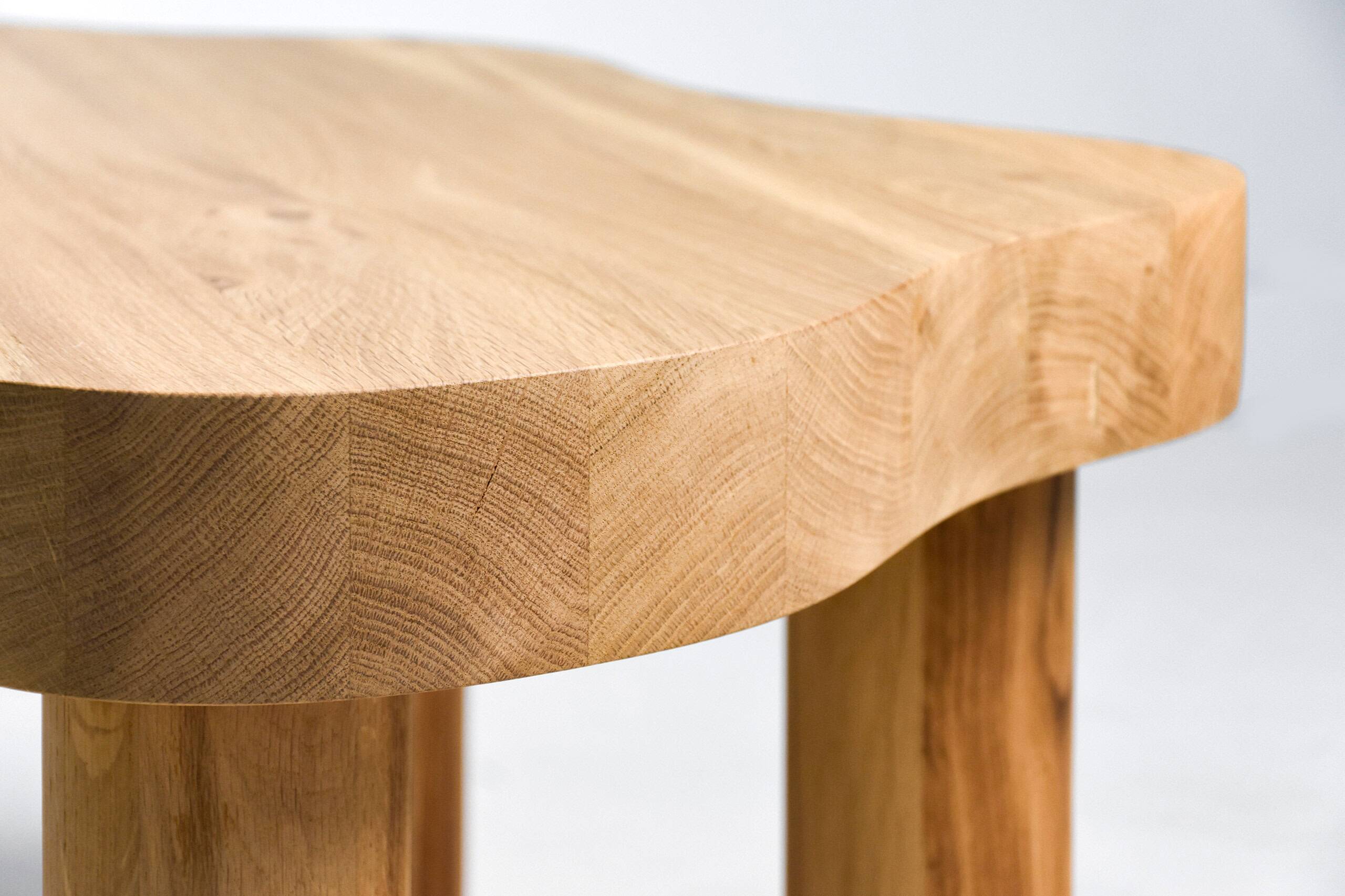 Table basse ronde PLOT-P4 - chêne clair scandinave
