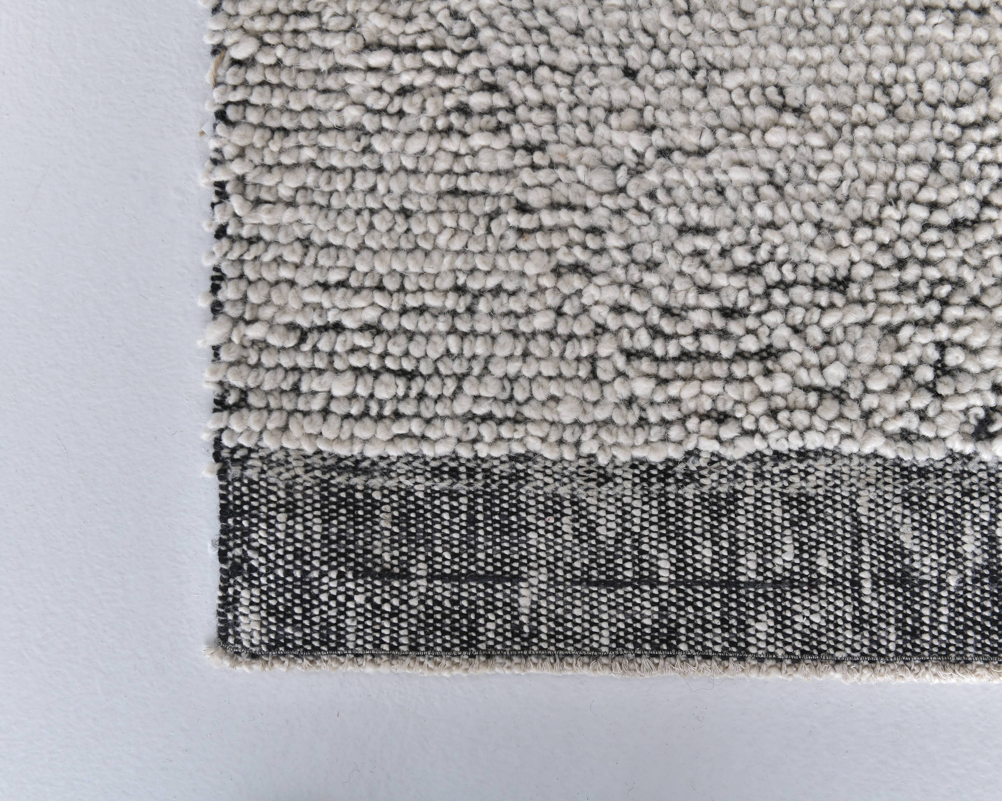 7x10 White & Black Modern Vintage Rug 206x297Cm