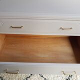 Chest of drawers