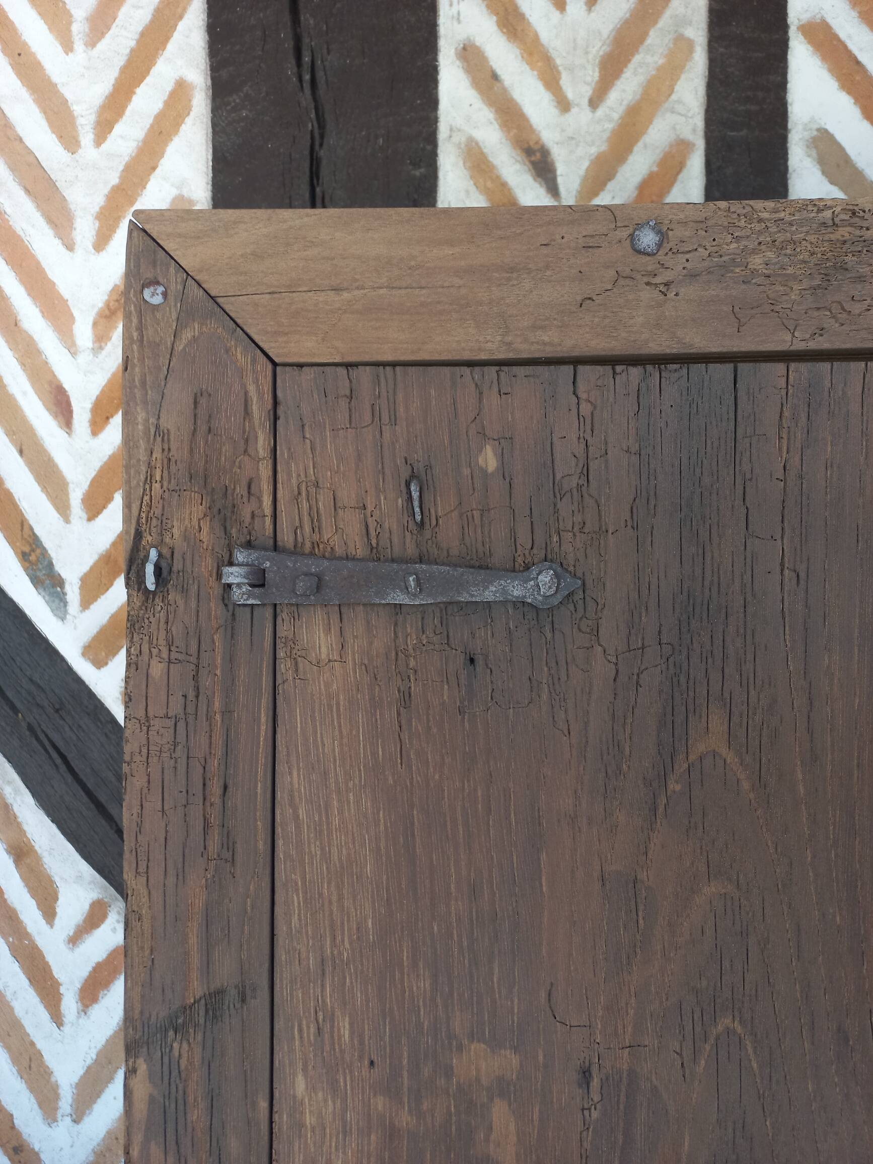 Armoire de montagne primitive