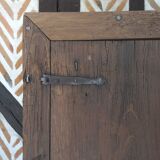 Armoire de montagne primitive