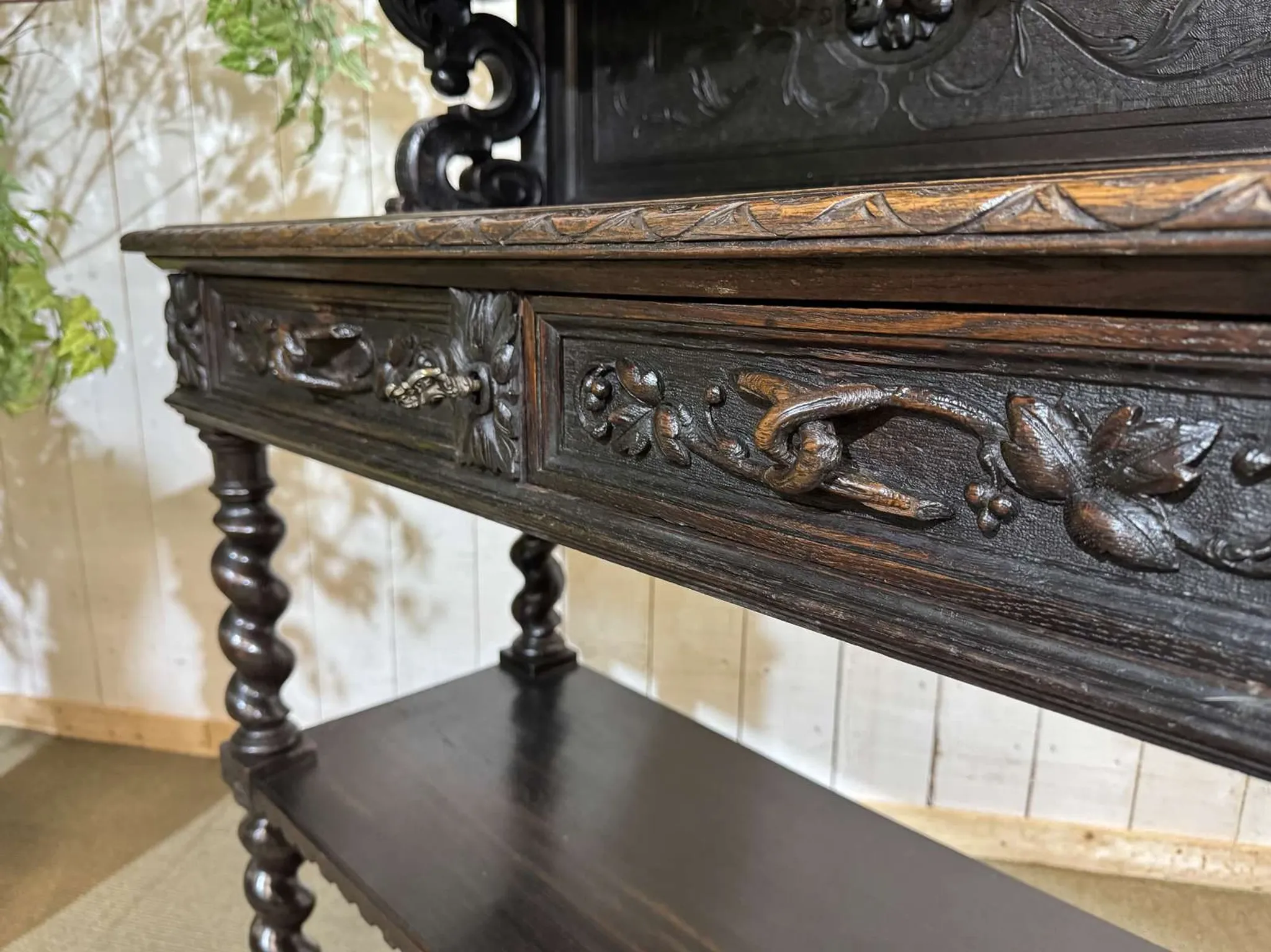 Dessert in oak from the late 19th century in the Henri II style.