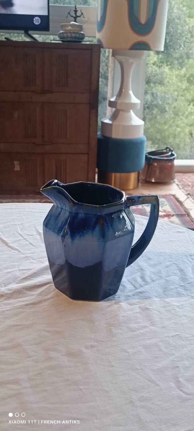 Carafe, pitcher, in French porcelain, early 20th century, 1930