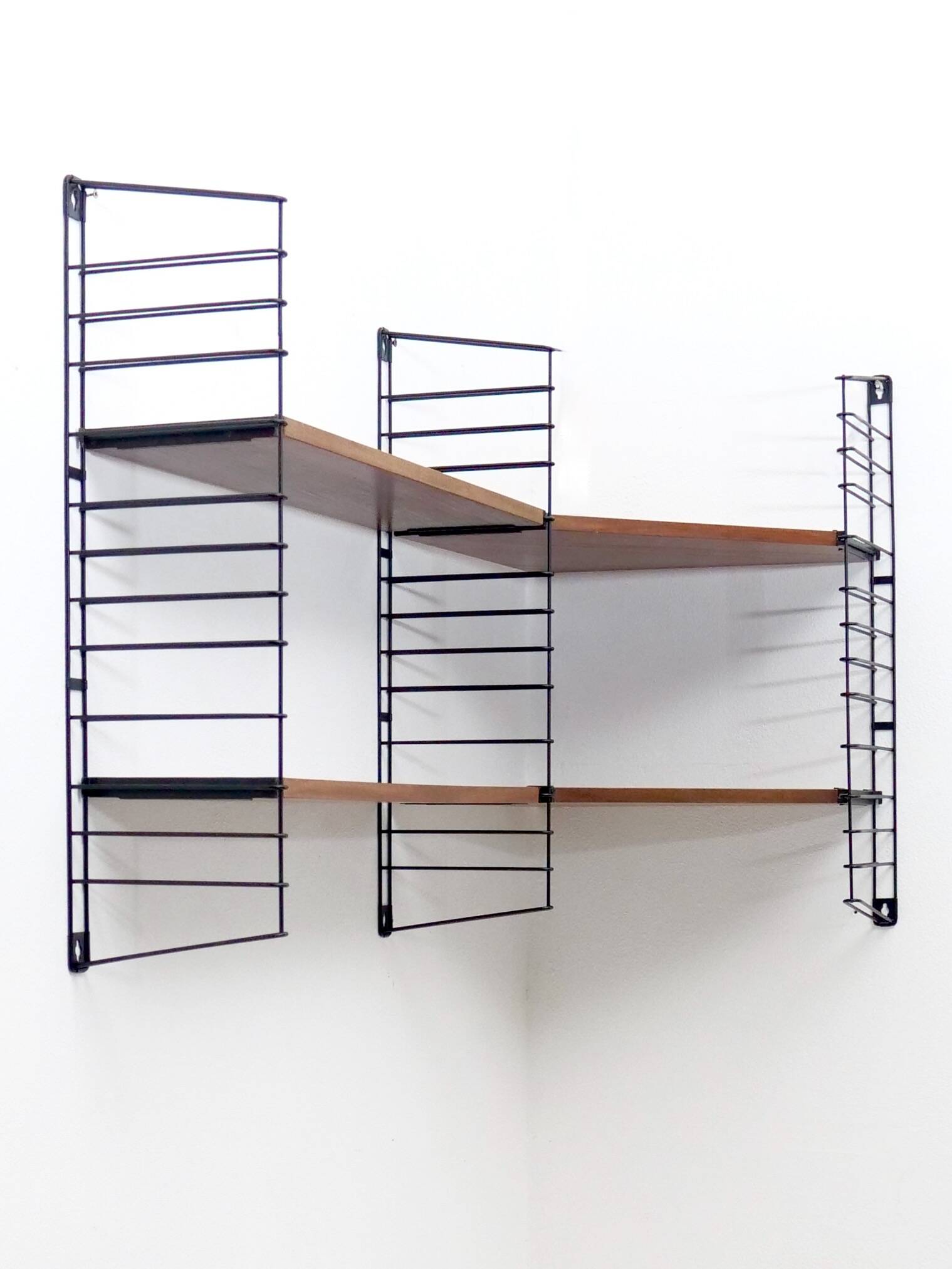Corner wall shelf Tomado in teak wood