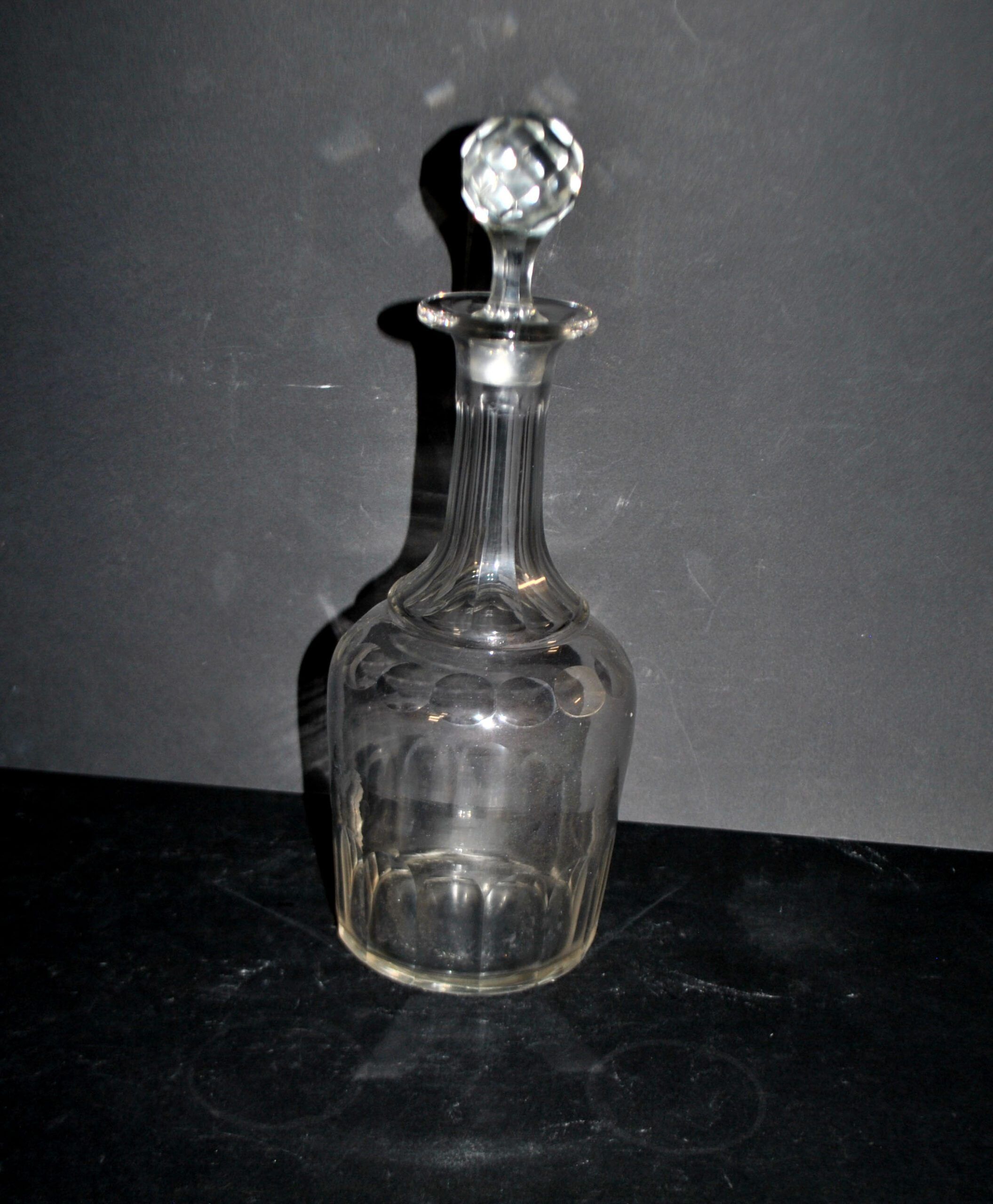 Vintage bistro carafe in cut glass with flat ribs H33cm