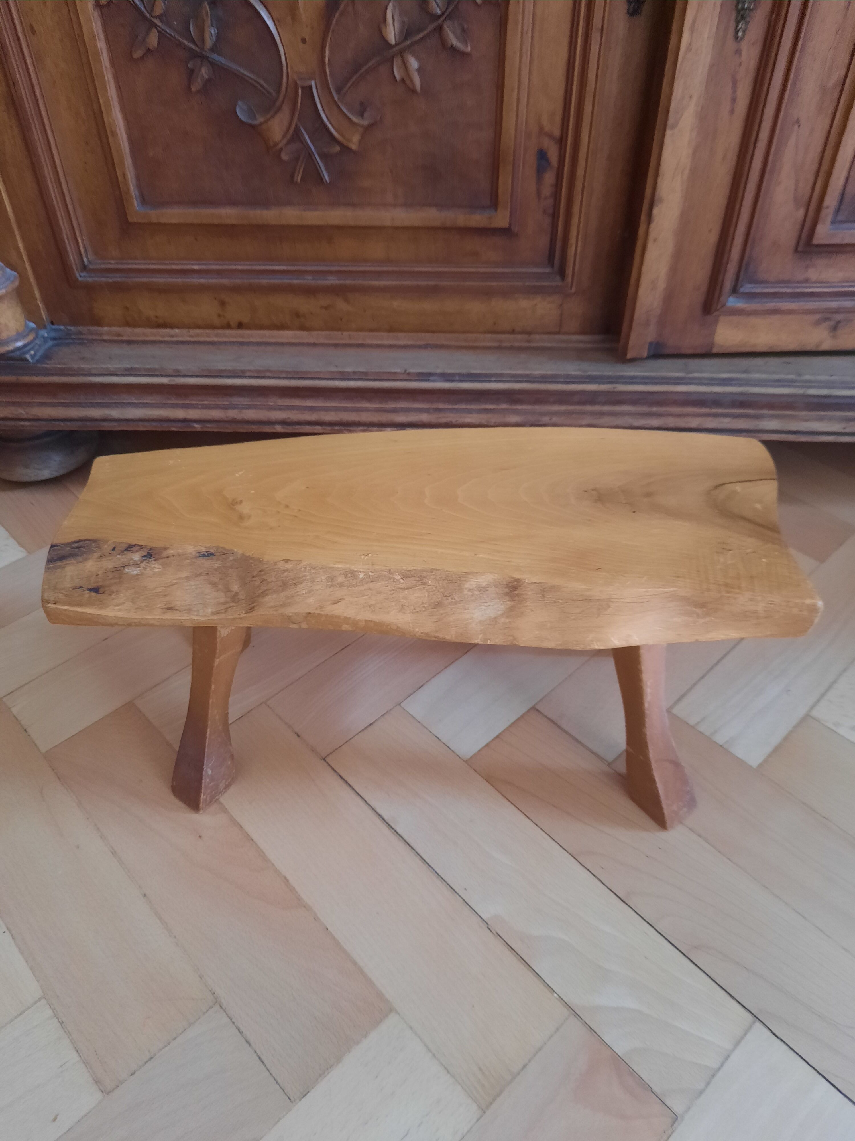 Raw wood stool