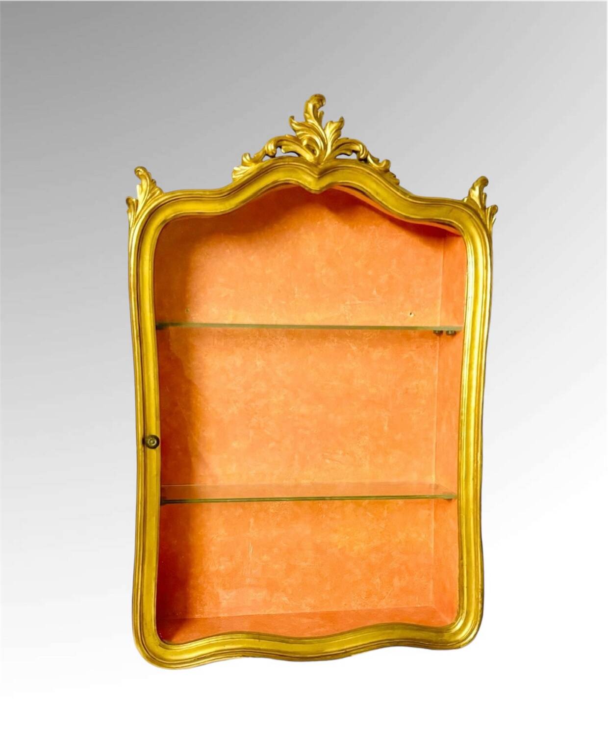 Vitrine murale de style Louis XV Rocaille Bois doré