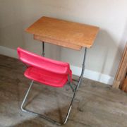 Folding child desk