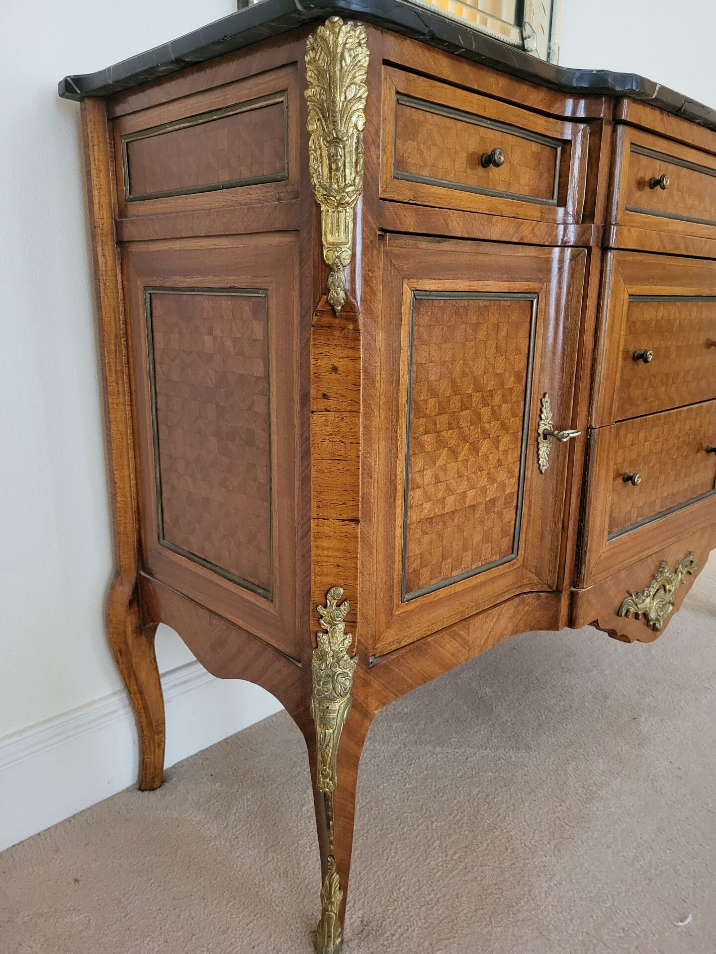 Commode époque restauration