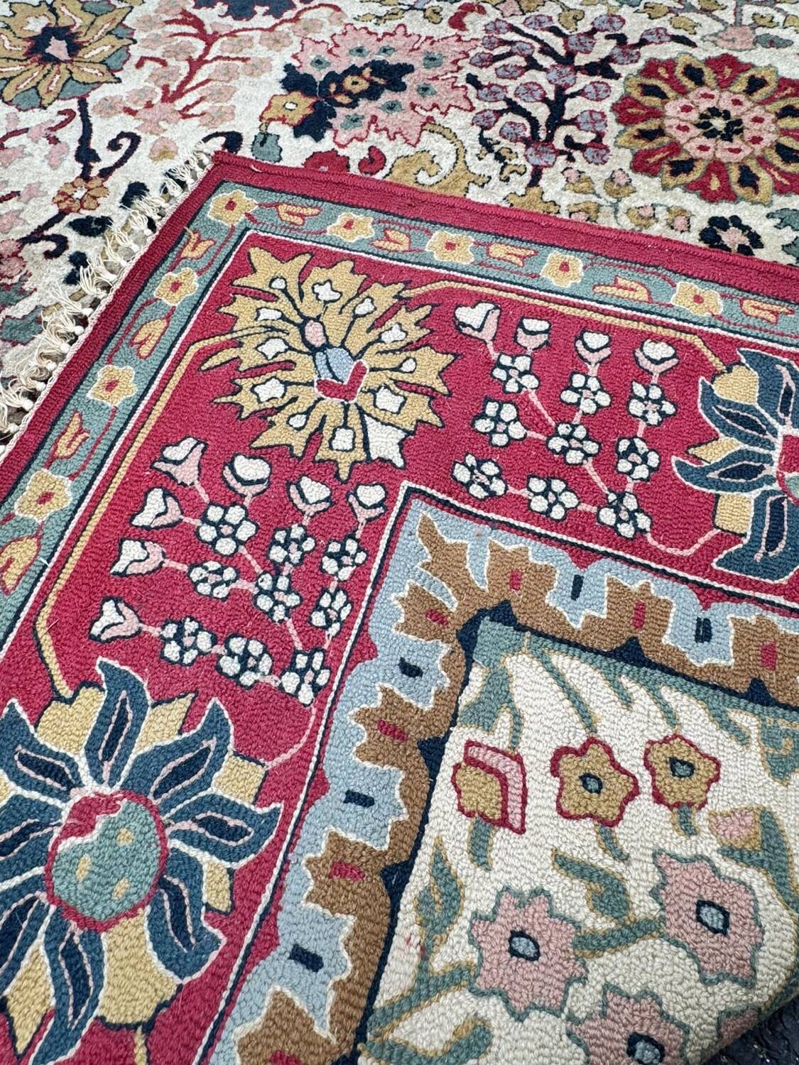Large vintage Tetex Kirman design rug. 390 x 295 cm