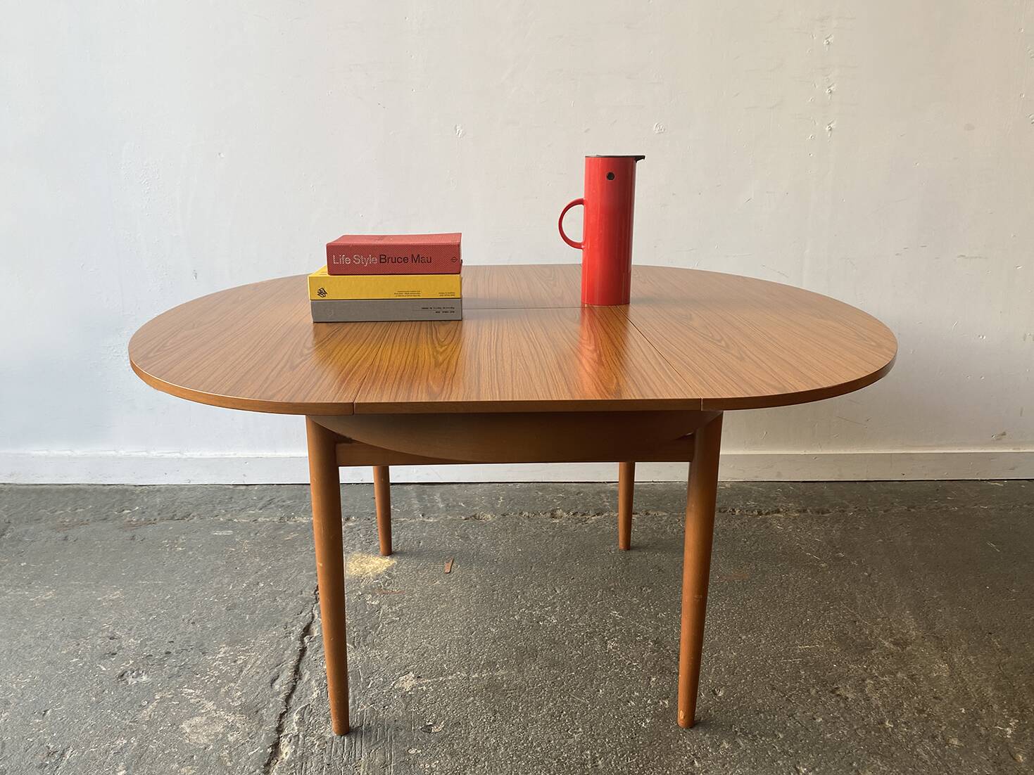 1960’s Mid-Century Modern extending dining table by Schrieber Furniture