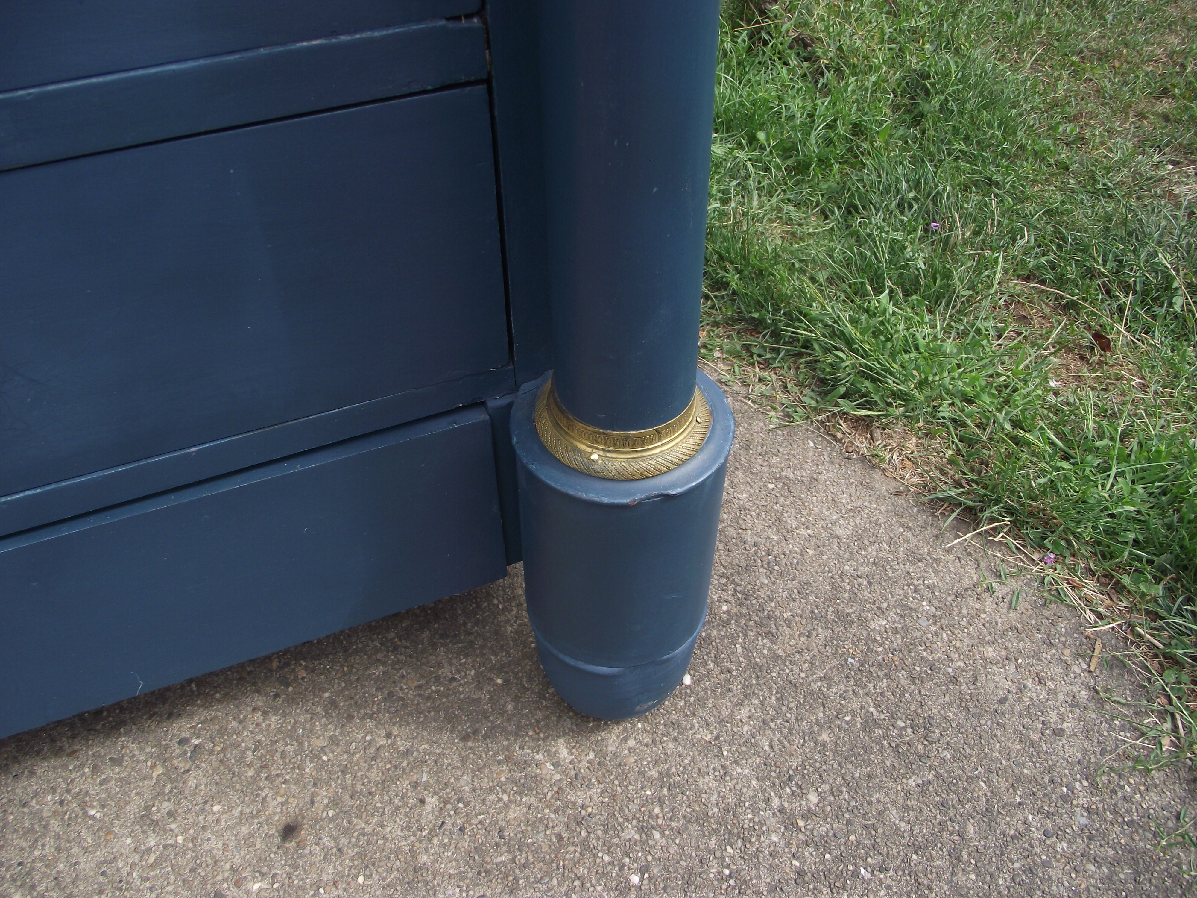 Chest of drawers Empire 19th on marble