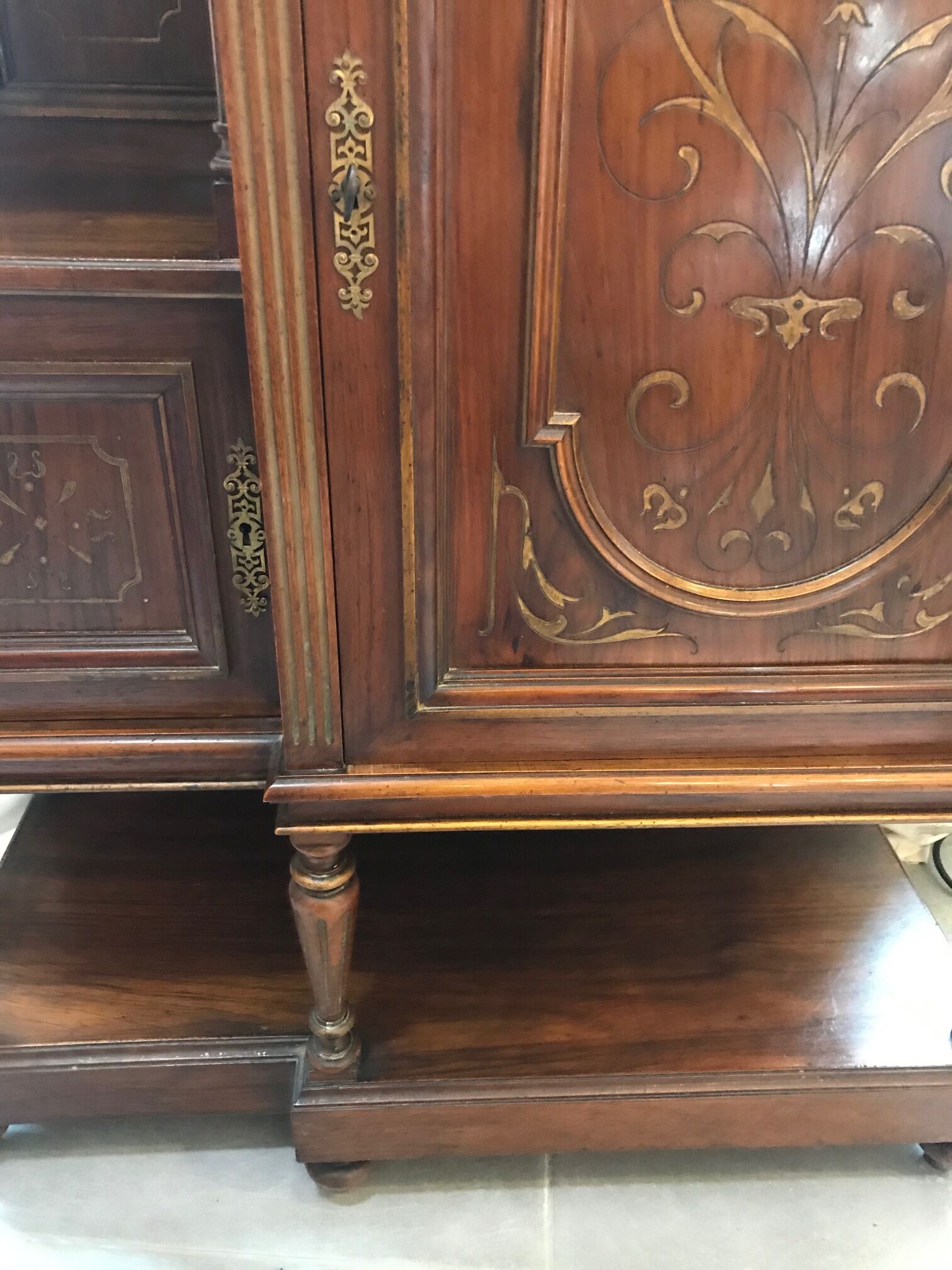 Art Nouveau showcase