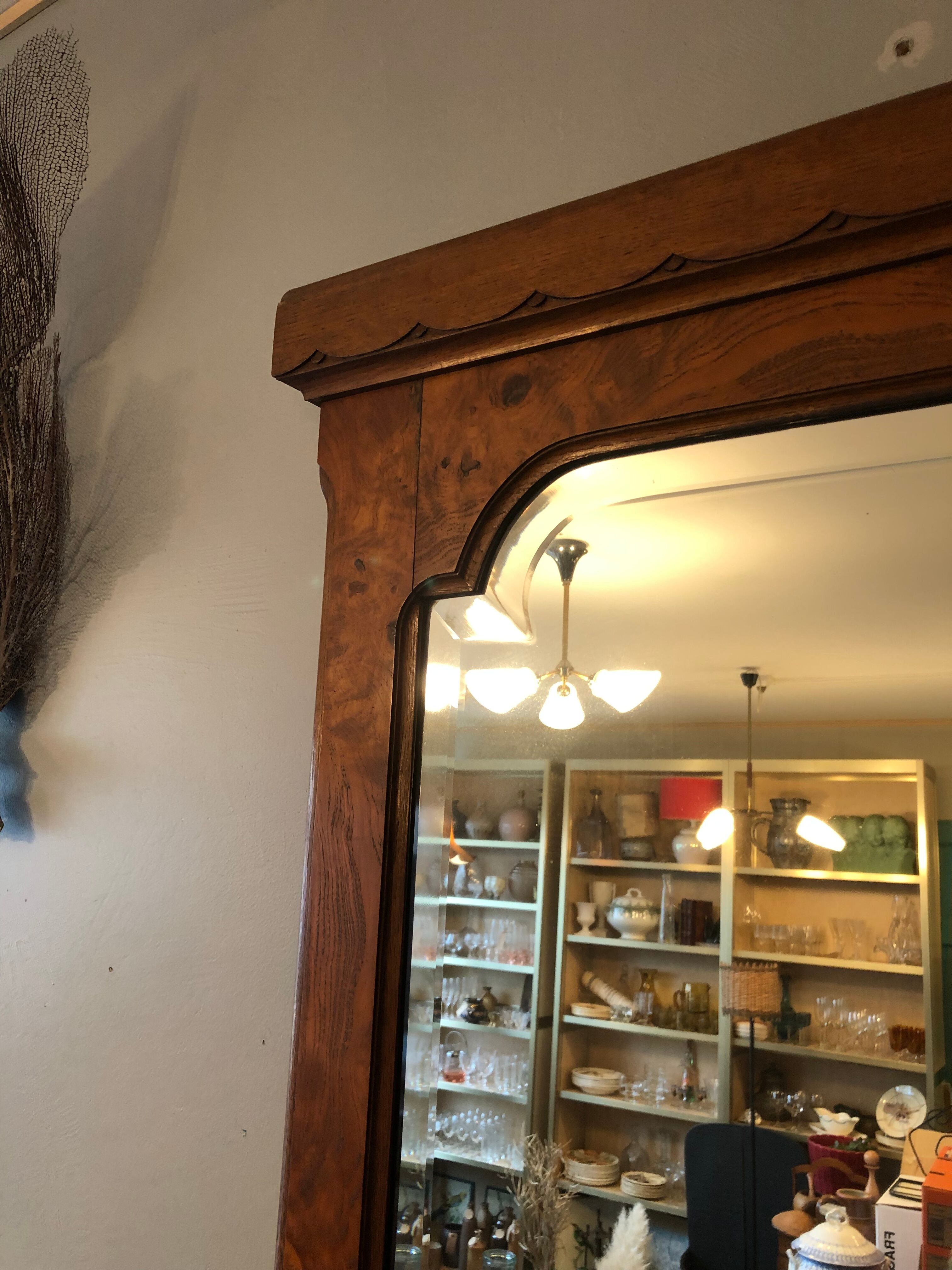 Mirror to pose art deco