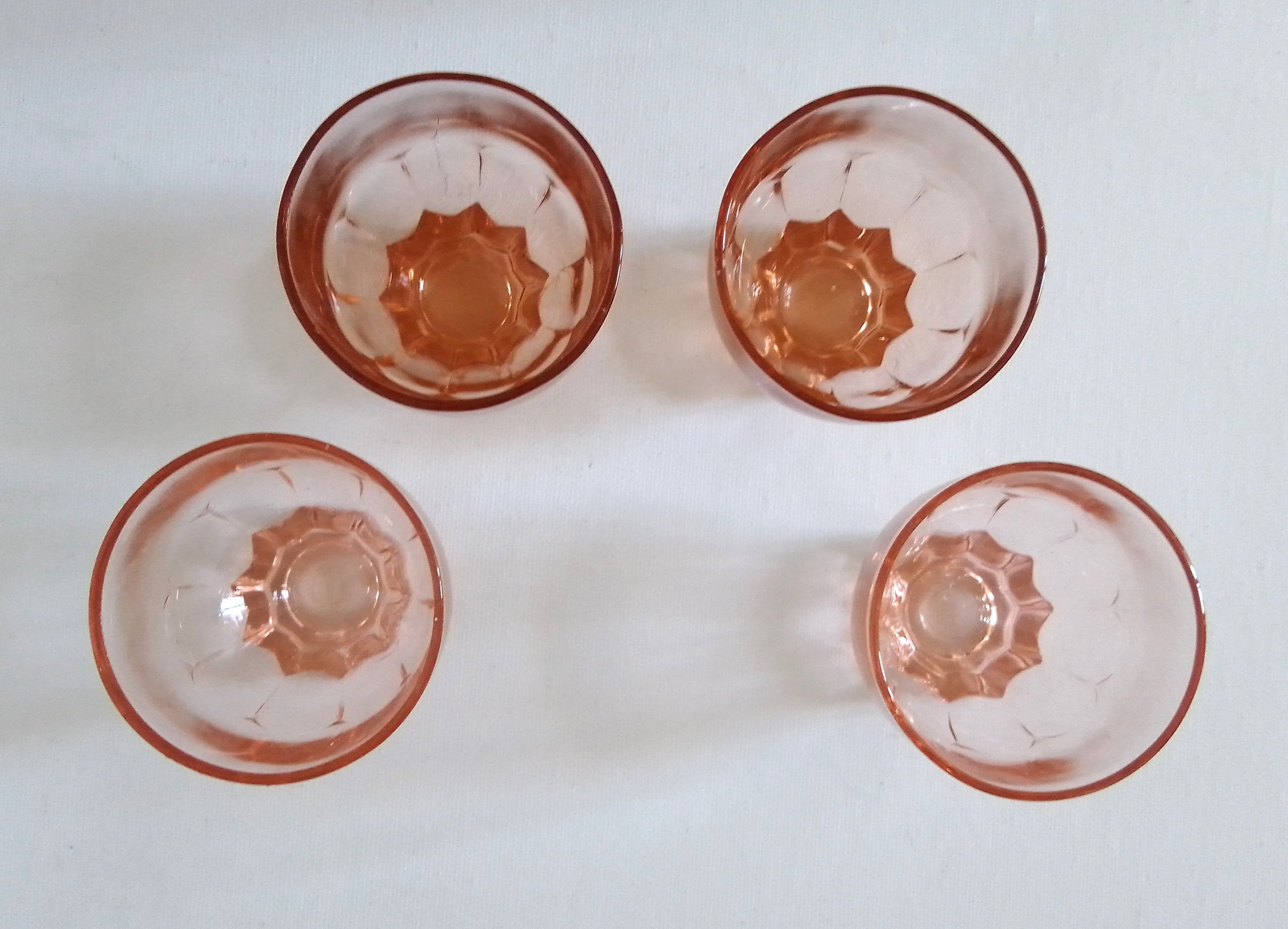 Set of 4 pink digestive glasses, Luminarc