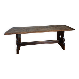 Table basse arrondie en bois massif