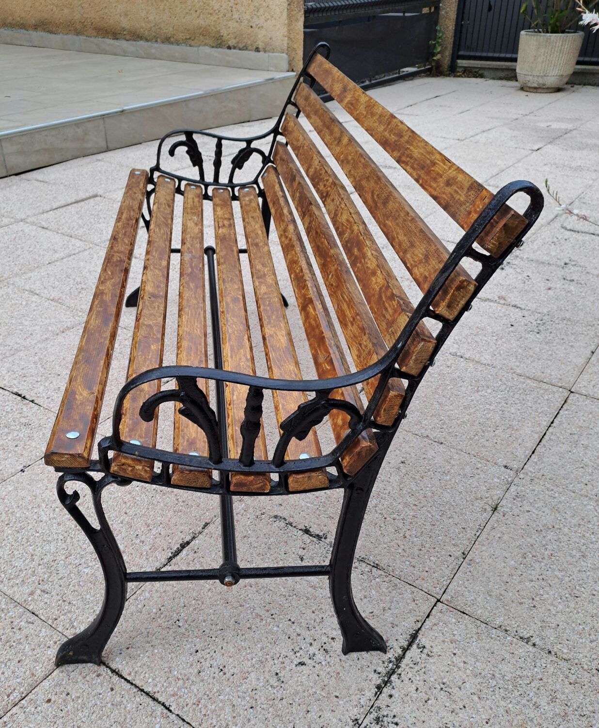 Garden bench cast iron and wood