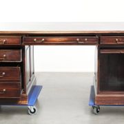 20th century wooden desk / partner desk in English style with a beautiful appearance
