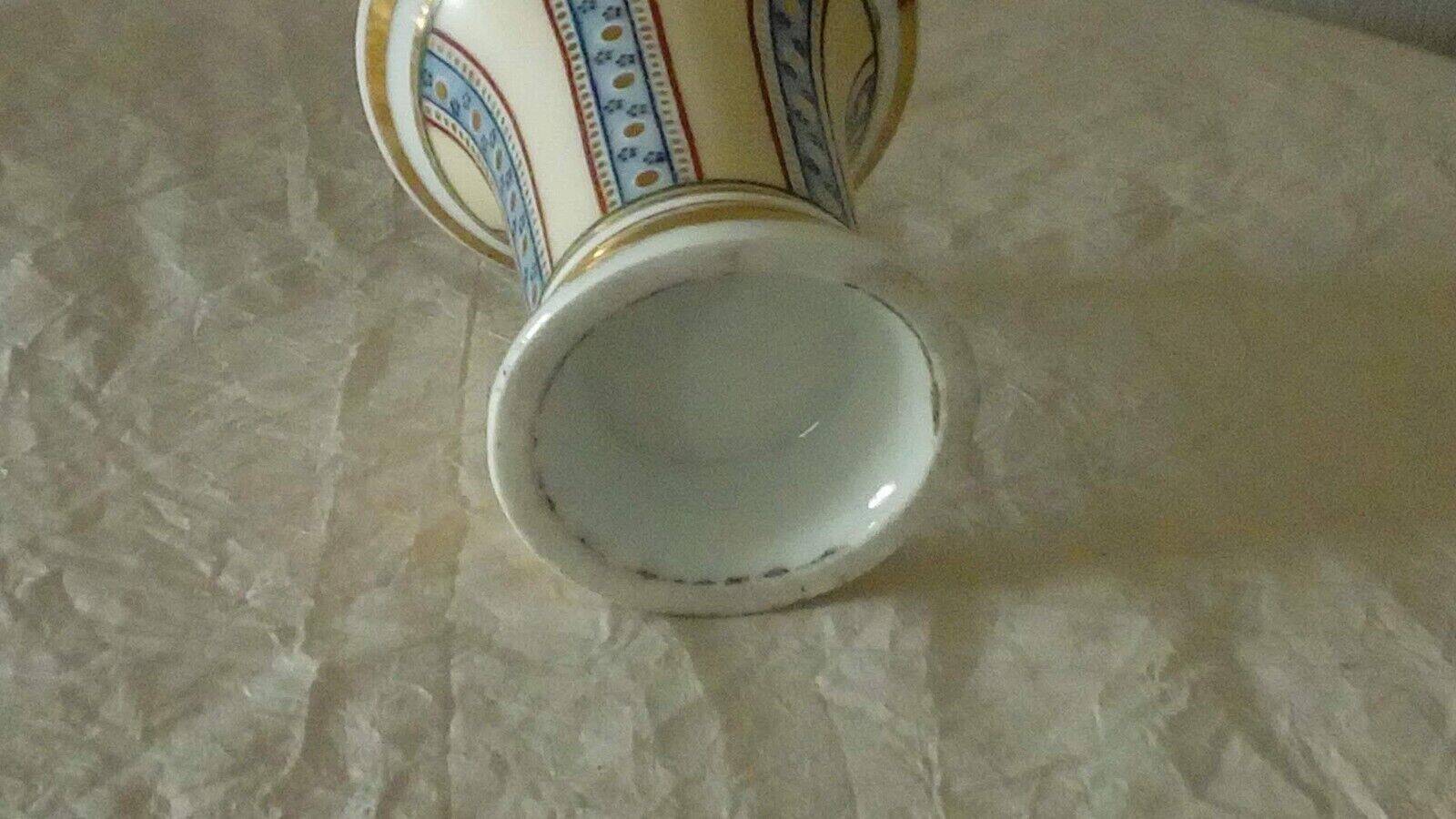 Vase a violettes en porcelaine de paris fin 19 eme