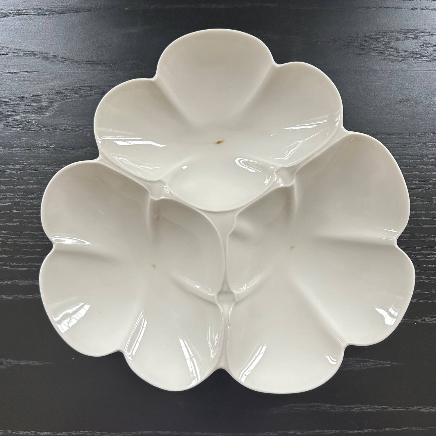 Porcelain serving dish