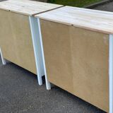 Paire de commodes scandinaves blanches en bois massif