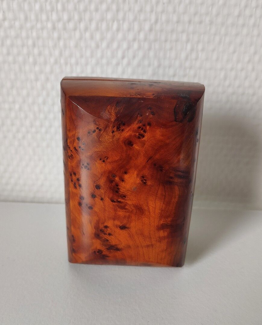Small box of cedar magnifying glass