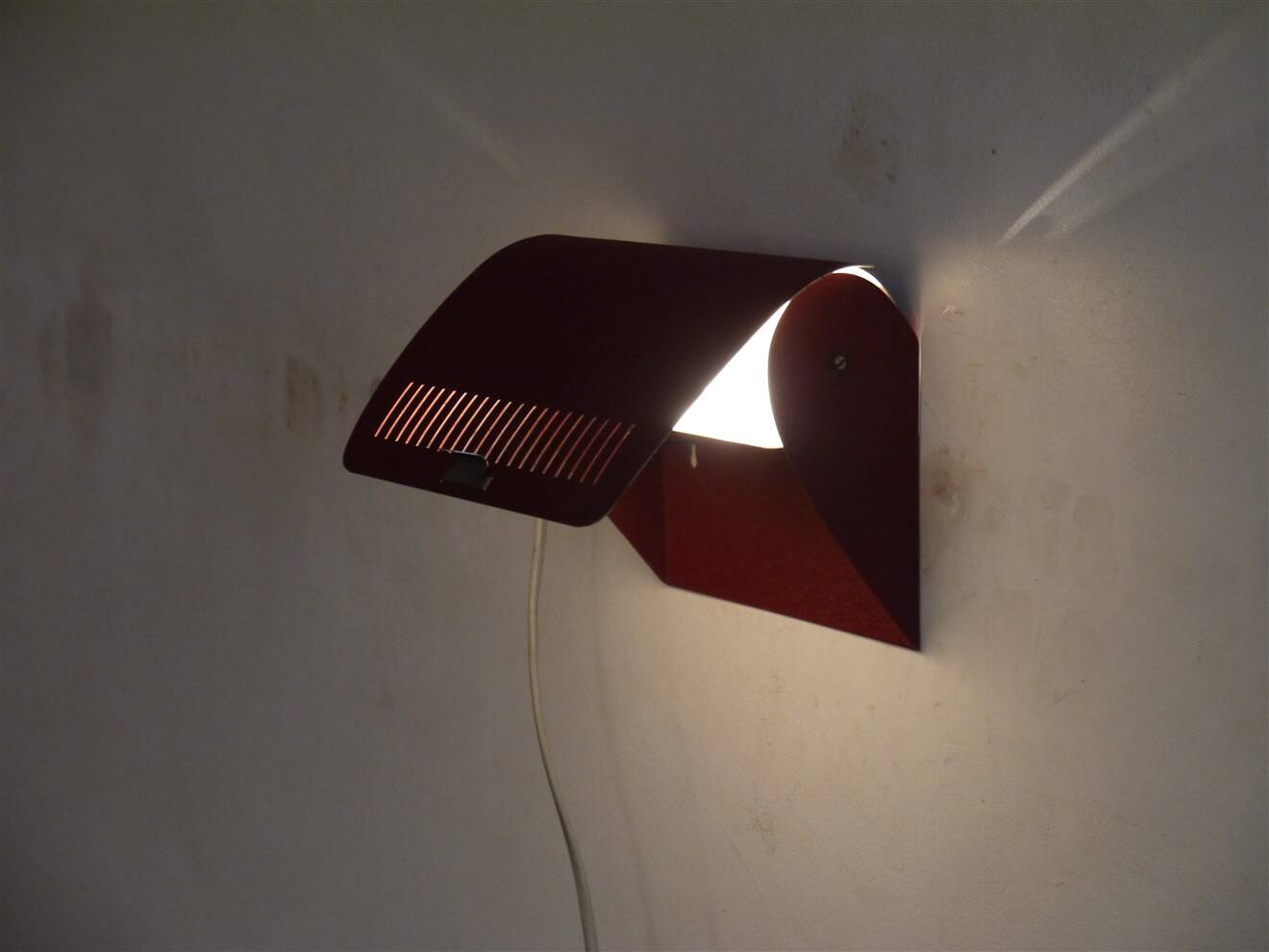 Vintage Scandinavian wall lamp 1960